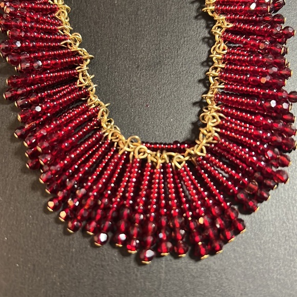 CAROLEE ⚜️ Gorgeous Red Crystals Toggle Bracelet - Picture 3 of 6